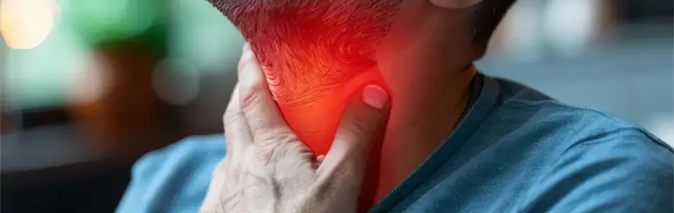 গলা ব্যথার সঙ্গে দেখা দেওয়া অন্যান্য লক্ষণ